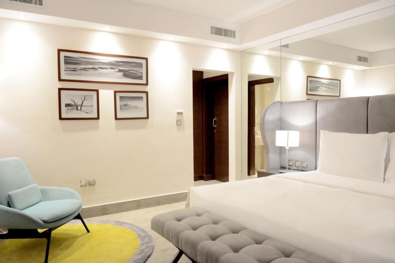 Radisson Blu Resort, Al Khobar Half Moon Bay Exteriör bild A bedroom at the hotel