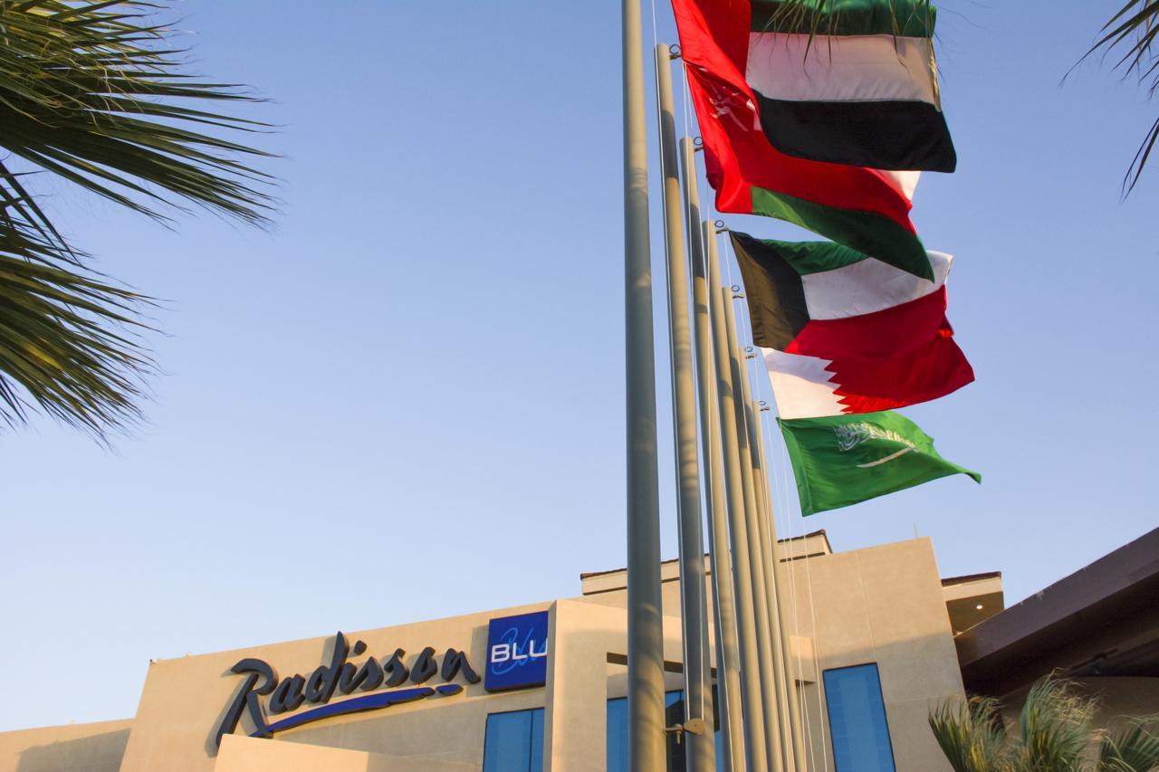 Radisson Blu Resort, Al Khobar Half Moon Bay Exteriör bild Flags of the six Gulf Cooperation Council nations at a hotel in the United Arab Emirates