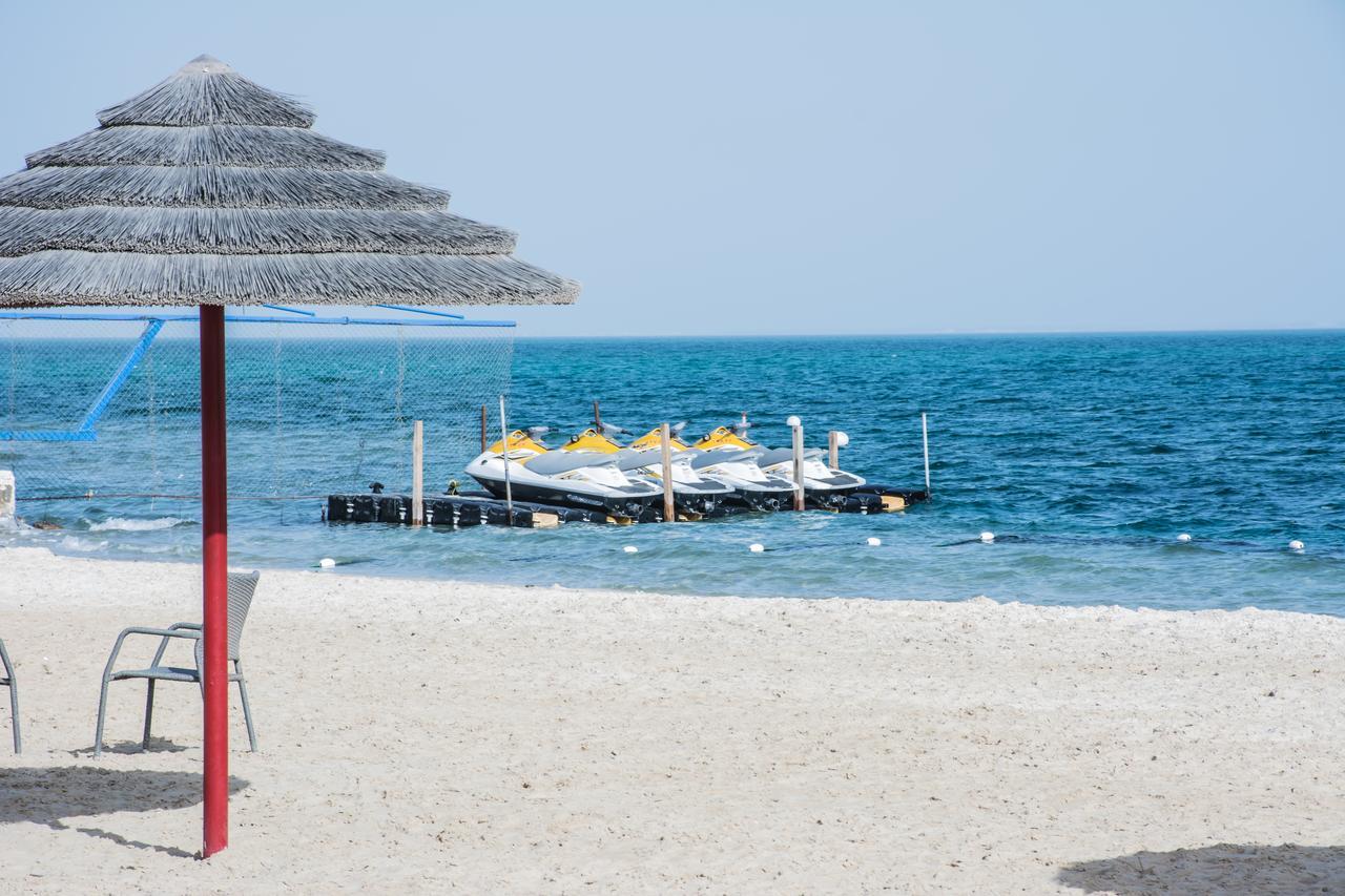Radisson Blu Resort, Al Khobar Half Moon Bay Exteriör bild Beach in Pomorie