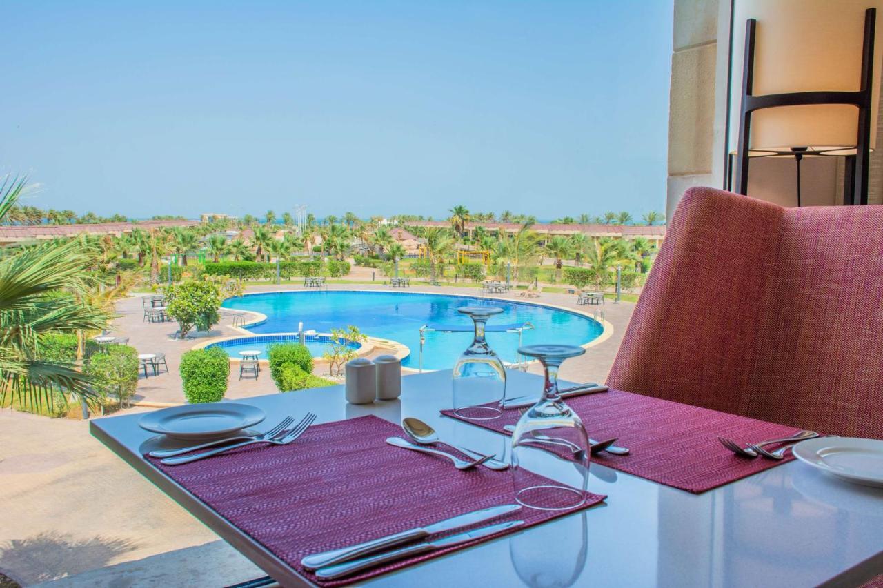 Radisson Blu Resort, Al Khobar Half Moon Bay Exteriör bild View from the hotel
