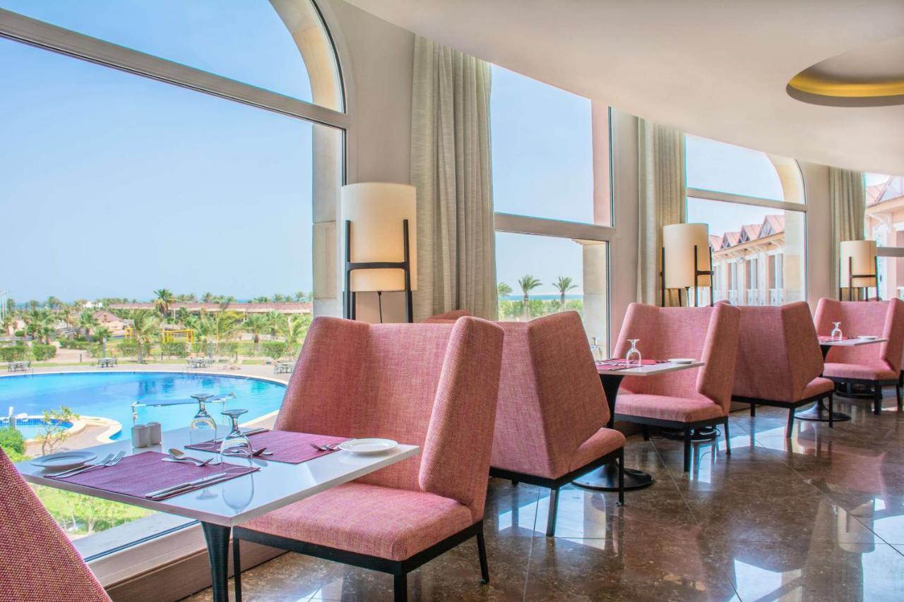 Radisson Blu Resort, Al Khobar Half Moon Bay Exteriör bild The restaurant